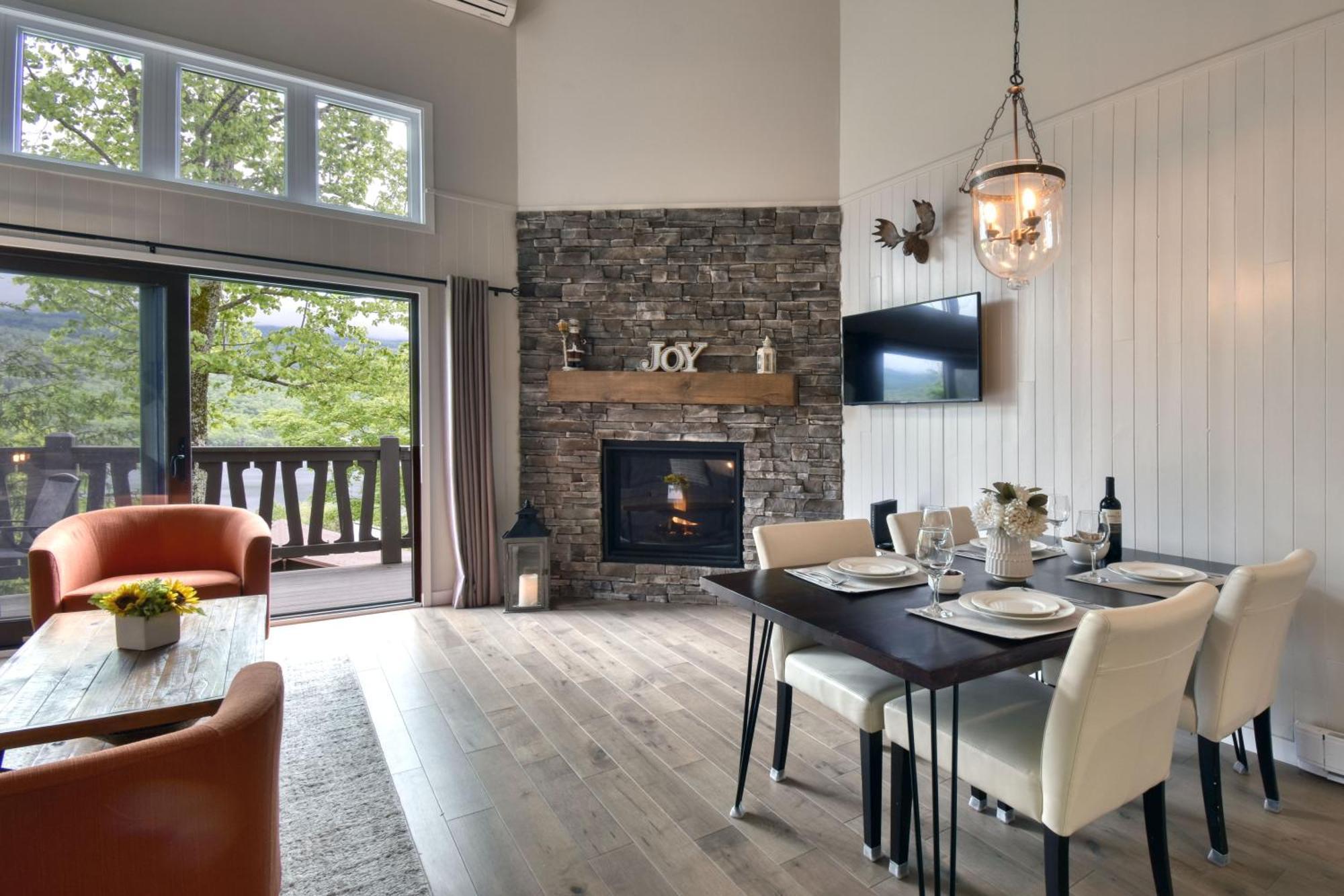 Stunning Condo - View On Lake Tremblant & Mountain Mont-Tremblant Buitenkant foto